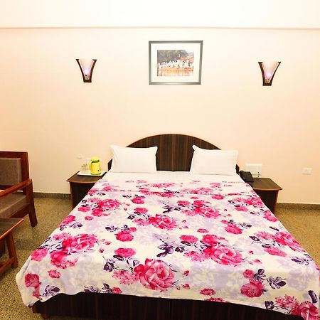 Geetanjali Hotel & Motel Баратпур Екстериор снимка
