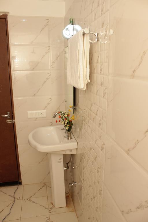 Geetanjali Hotel & Motel Баратпур Екстериор снимка