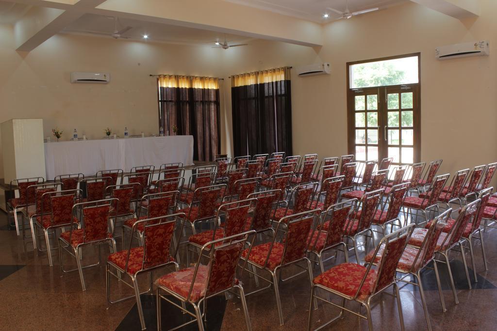 Geetanjali Hotel & Motel Баратпур Екстериор снимка