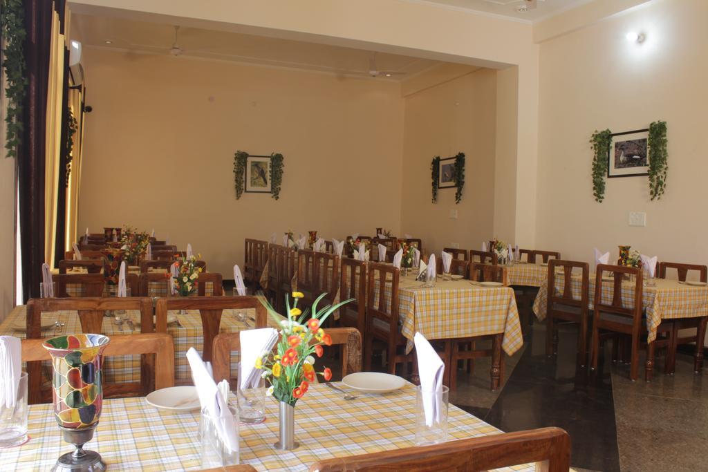 Geetanjali Hotel & Motel Баратпур Екстериор снимка