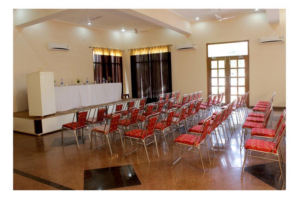 Geetanjali Hotel & Motel Баратпур Екстериор снимка