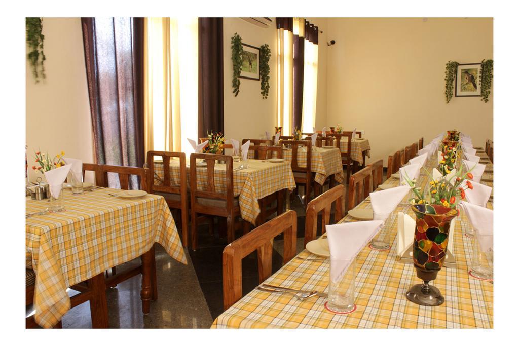 Geetanjali Hotel & Motel Баратпур Екстериор снимка