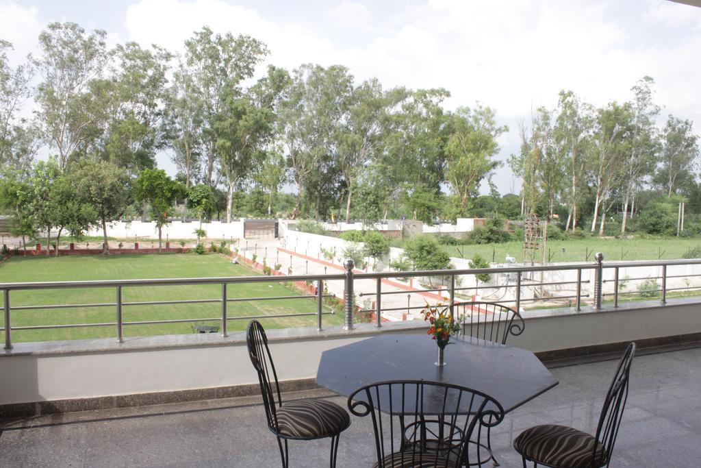Geetanjali Hotel & Motel Баратпур Екстериор снимка